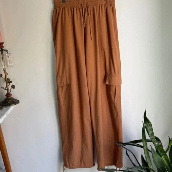 Skims by Kim Kardashian Cover Up Cargo Pants Almond Color Size Small Womens - Picture 9 of 11